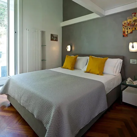 Elegant Apartment At Chiaia By Wonderful Italy Naples Exterior photo